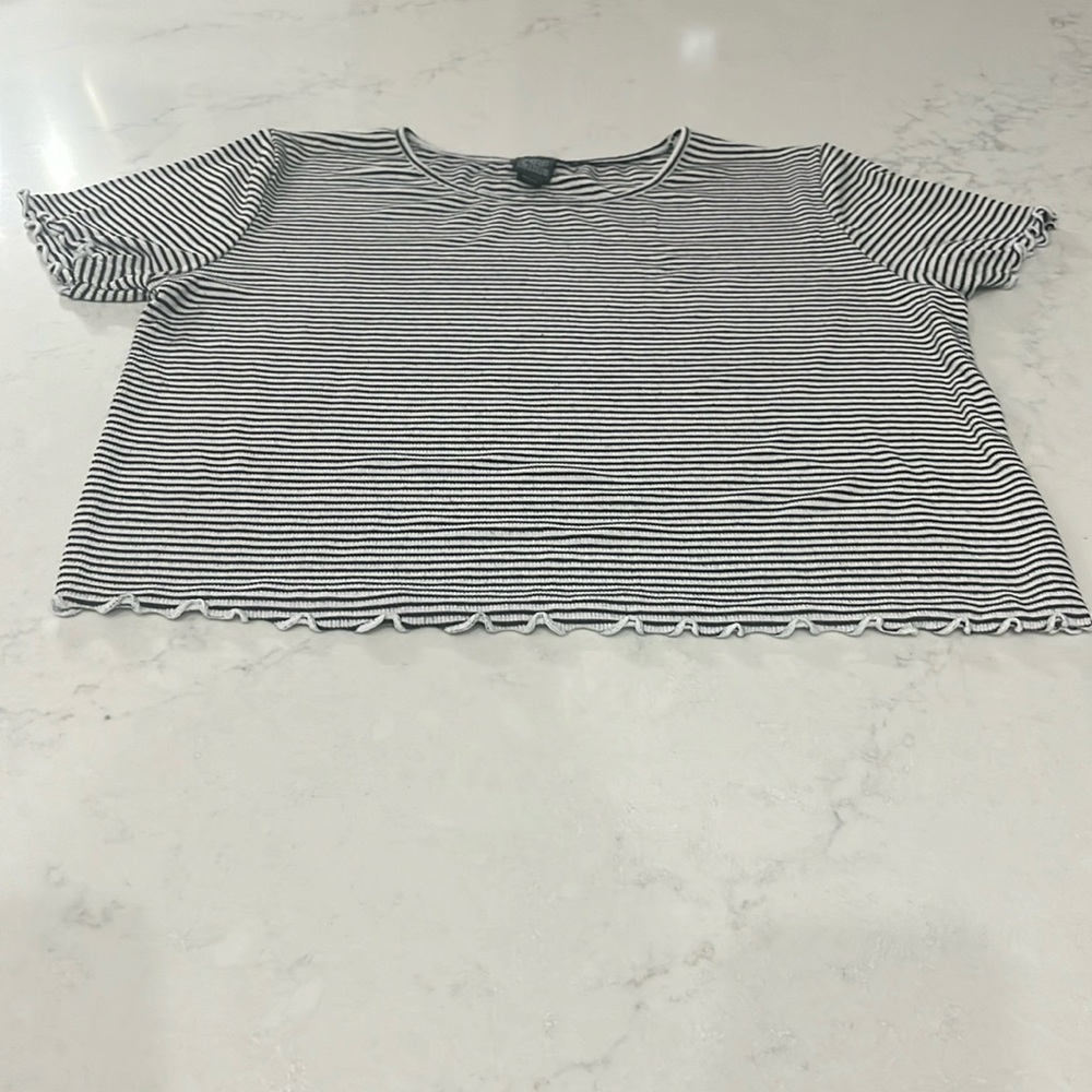 Wild Fable Girls Size Large Black and White Striped Short Sleeve Crop Top